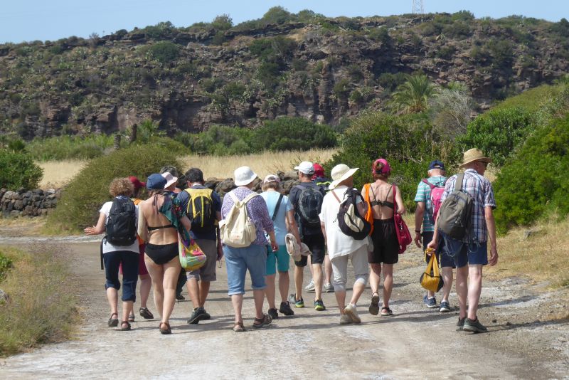 Pantelleria-2026-Passeggiata-lungo-il-lago-Lo-Specchio-di-Venere