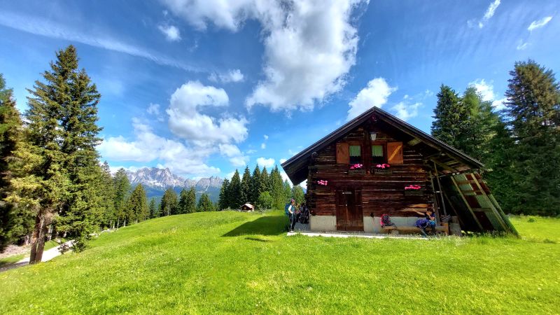 Rifugio-Tita-Barba-Casera-tamari