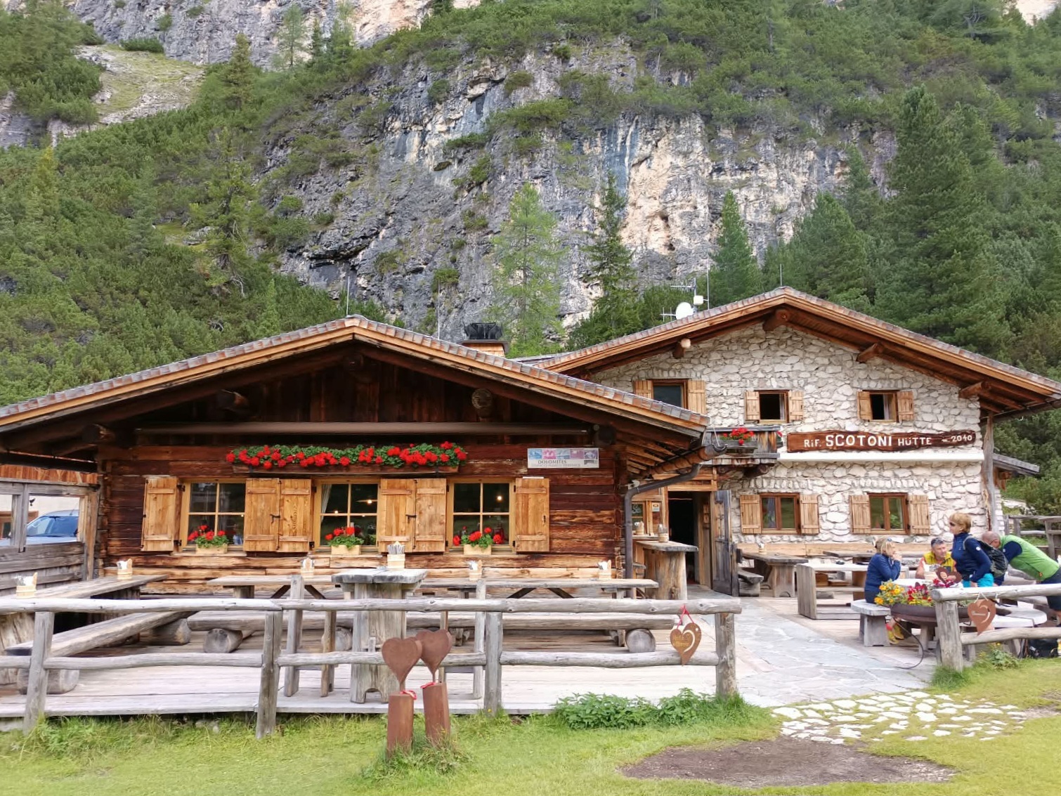 RIFUGIO-SCOTONI