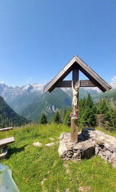 Casere-di-San-Lucano-vista-da-Malga-Malgonera