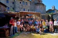 Foto-di-gruppo-Bevagna