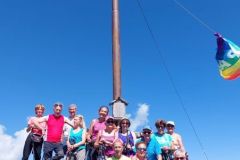 Foto-di-gruppo-in-cima-Al-Col-Quaterna