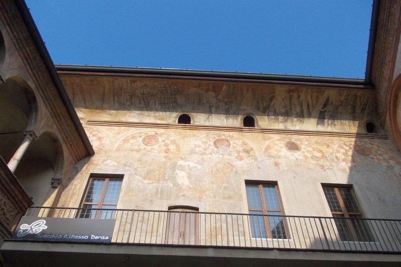 19/11/2017 - Cremona, cittÃ , sfilata storica e festa del torrone