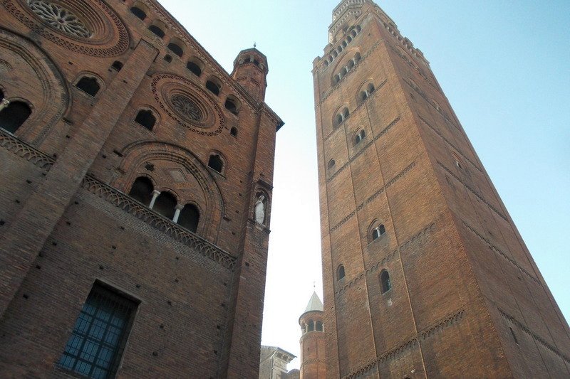 19/11/2017 - Cremona, cittÃ , sfilata storica e festa del torrone