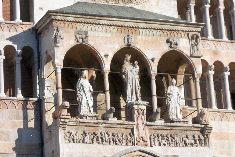 19/11/2017 - Cremona, cittÃ , sfilata storica e festa del torrone