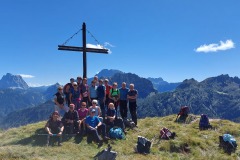 Piz-de-Guda-2025-foto-di-gruppo-in-Cima