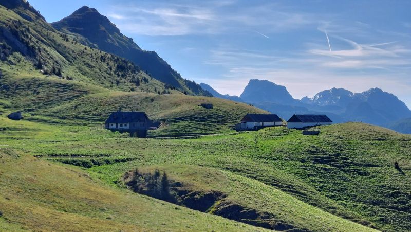 Rifugio-Fabiani-Carnia-Malga-Lodin-Alta-in-Val-Chiarso