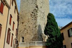 Duino-2025-Cortile-interno-con-la-Torre